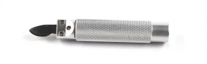 Coltello apricassa con manico in metallo antiscivolo e lama in acciaio. 